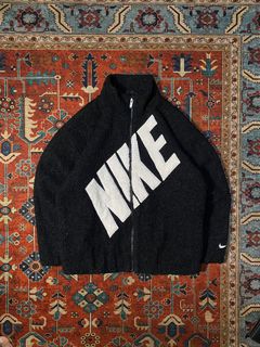 (Category: ) located in . Submitted by retrowear.gallery (Listing ID 1471245127, Image 1). Description: .