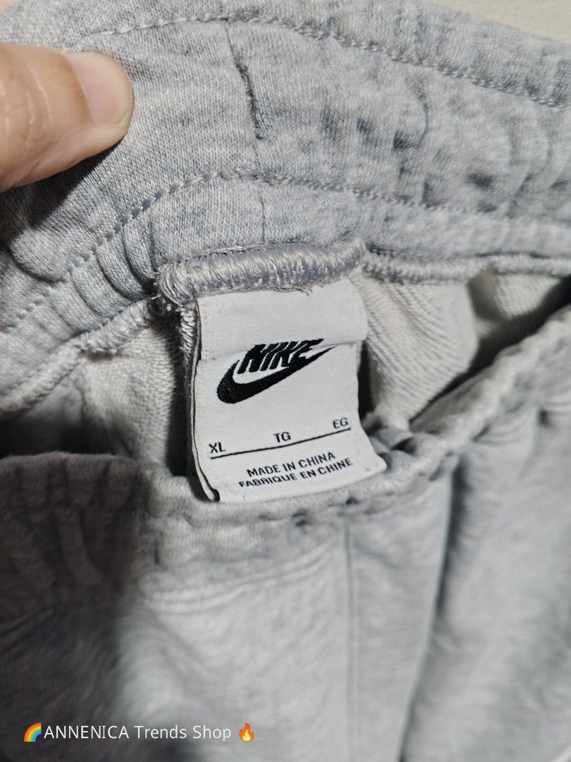 Nike Big Swoosh Shorts (Category: Shorts) located in Bulacan. Submitted by annenicathriftthriftlang (Listing ID 1471140430, Image 2). Description: Nike Big Swoosh Shorts Gray XL TM Meycauayan Nike Big Swoosh Sweat Shorts Gray Brand: Nike Size: XL on tag Dimes: W 32-40 garterized x L 19 Color: Heather Gray Condition: 8.5/10 good - may hairline cracks sa print normal sa thrift Issue: crack print lang (see pic) pero solid pa tela, no butas Makapal c