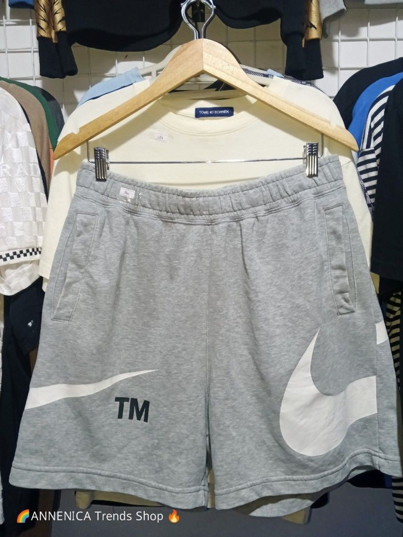 Nike Big Swoosh Shorts (Category: Shorts) located in Bulacan. Submitted by annenicathriftthriftlang (Listing ID 1471140430, Image 1). Description: Nike Big Swoosh Shorts Gray XL TM Meycauayan Nike Big Swoosh Sweat Shorts Gray Brand: Nike Size: XL on tag Dimes: W 32-40 garterized x L 19 Color: Heather Gray Condition: 8.5/10 good - may hairline cracks sa print normal sa thrift Issue: crack print lang (see pic) pero solid pa tela, no butas Makapal c