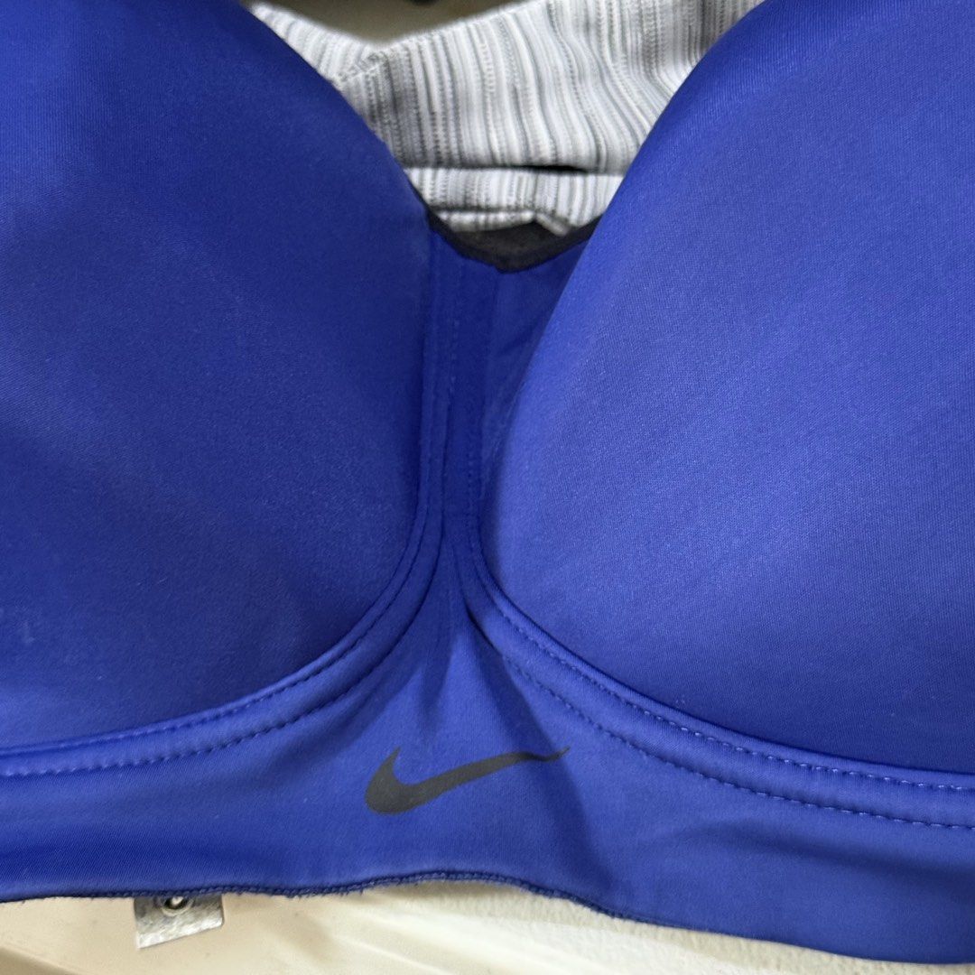 Nike Blue Sports Bra 38DD (Category: Activewear) located in Angeles City. Submitted by percydlr (Listing ID 1471198007, Image 2). Description: 38DD size on tag Signs of usage.