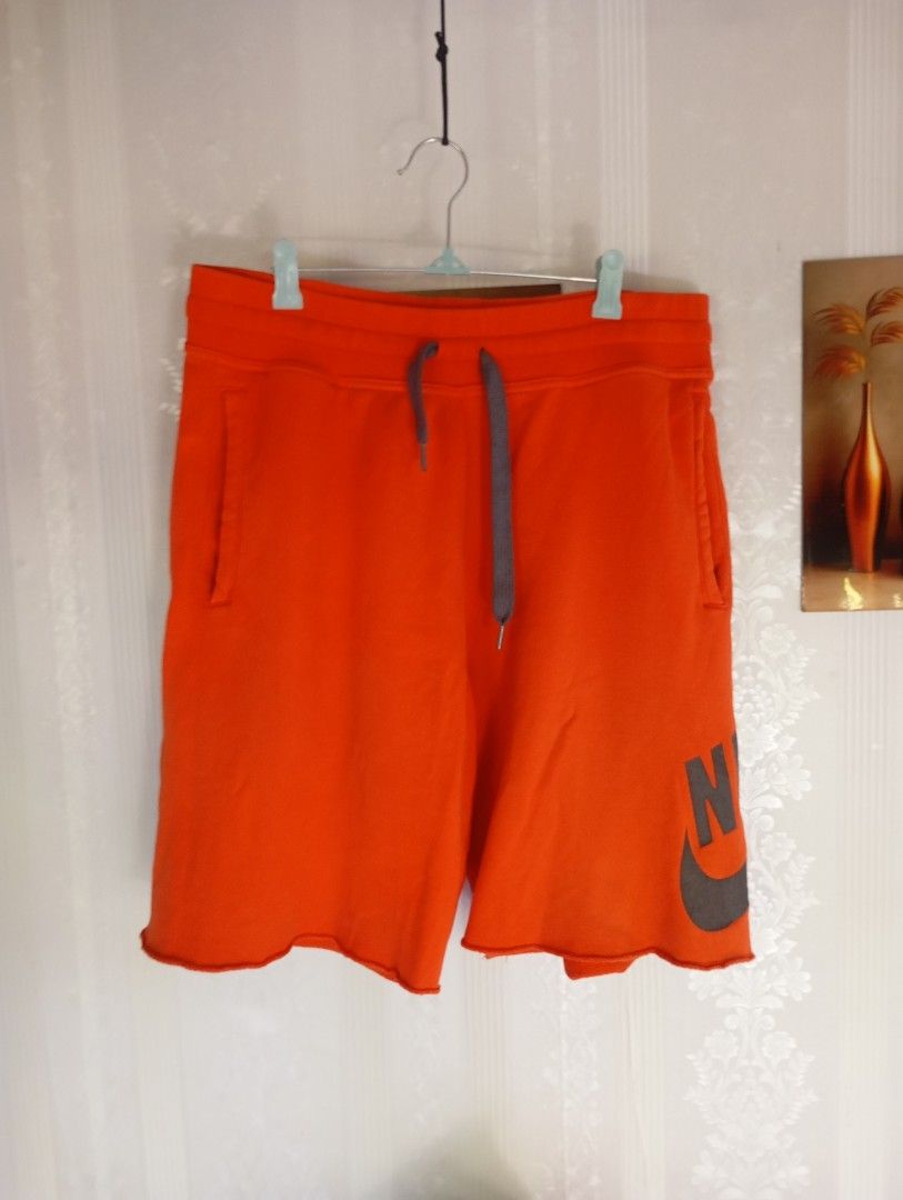 Nike Club Alumni Shorts (Category: Shorts) located in Santa Elena. Submitted by d_thriftershp (Listing ID 1471192882, Image 1). Description: Large on tag Length : 21 Waist : 32 to 36 Leg opening : 12.5 Fabric condition : excellent Color condition : 9.5/10 check logo 450+SF.