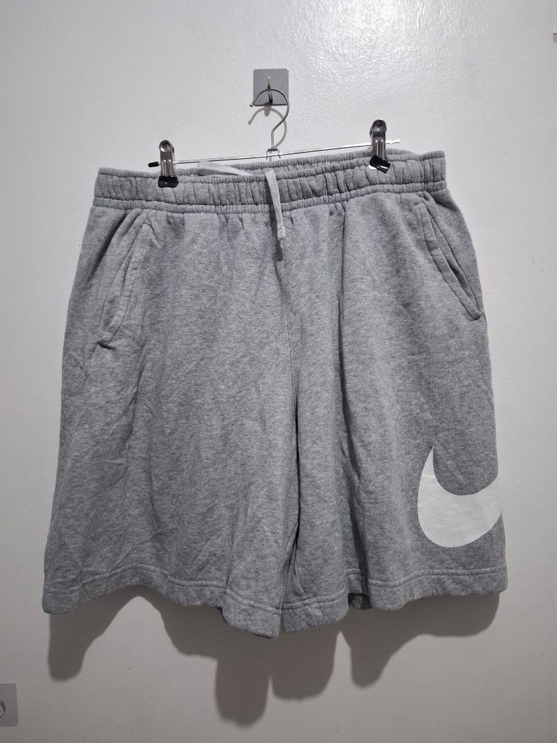 Nike cotton size large (Category: Shorts) located in Tarlac. Submitted by christopher.24 (Listing ID 1471169381, Image 1). Description: good condition issue my butas see last pic.