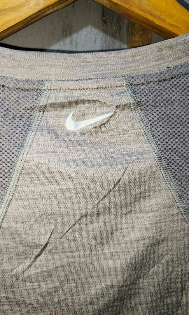 NIKE DRI FIT T-SHIRT (Category: Activewear) located in Makati City. Submitted by updownthrift (Listing ID 1471289508, Image 3). Description: NEED WASH CUT WASH TAG AUTHENTIC.