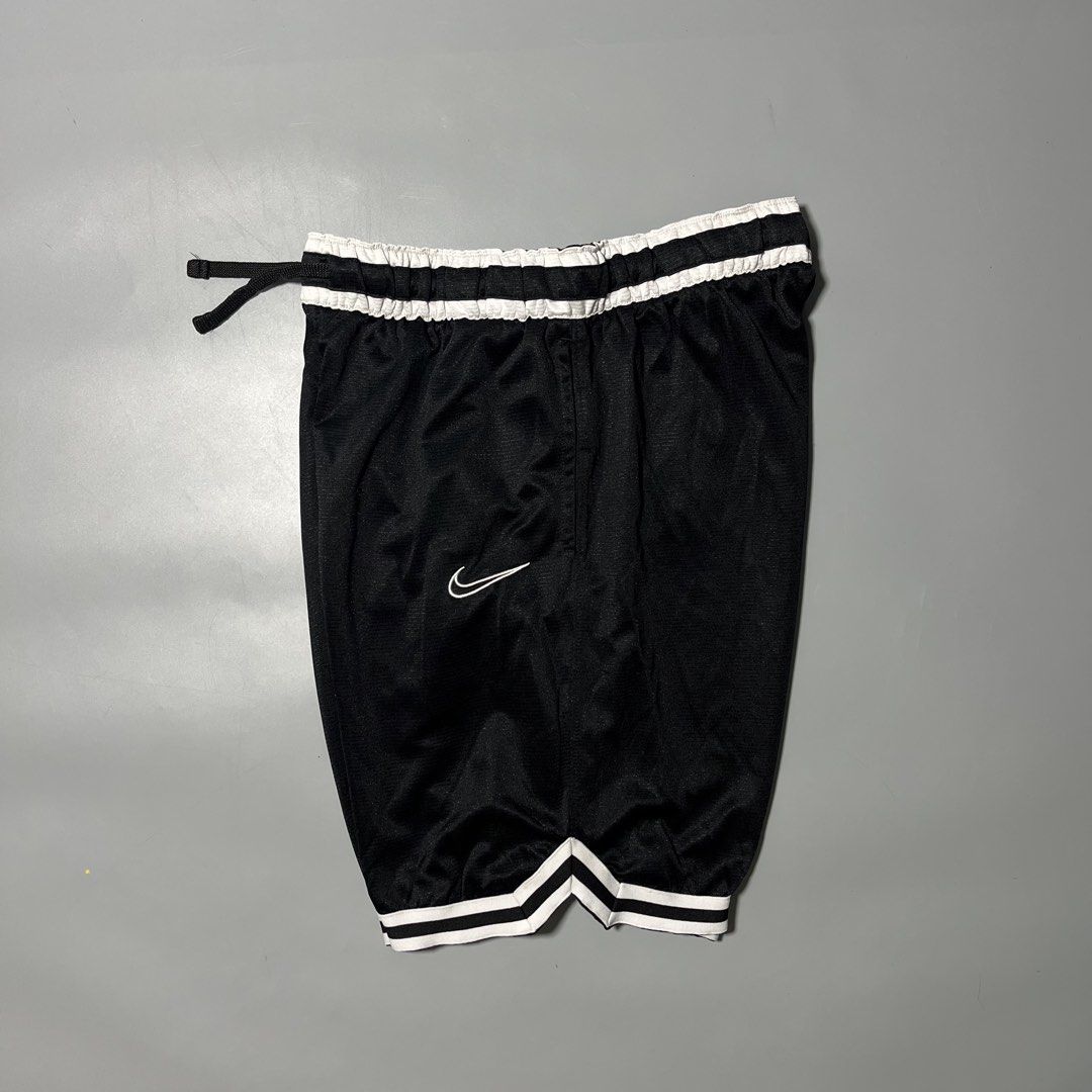 Nike Dri-FIT DNA Basketball (Category: Activewear) located in Bacolod City. Submitted by marmanj (Listing ID 1471214425, Image 1). Description: Nike Dri-FIT DNA Basketball ♻️ •Original - Complete tags •As new condition •Size: Large ( Xl on tag ) •Waistline: 30-34” •Length: 18” •Leg Opening : 10” •Color: Black and White •Color rate: 10/10 •No flaws 🔖Price: ₱550 📌Location: Bacolod City Negros Occidetal ‼️Disclaimer: We are not affiliated with the
