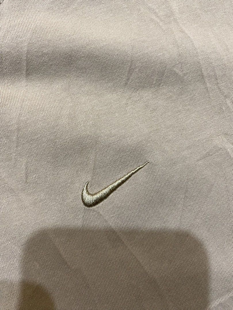 Nike Dri-Fit Tee (Category: Activewear) located in Rosario. Submitted by thrift_king_ali (Listing ID 1471223204, Image 3). Description: Nike Dri-fit Medium Dimes: W-21 L-27 no issue excellent condition 350+sf.