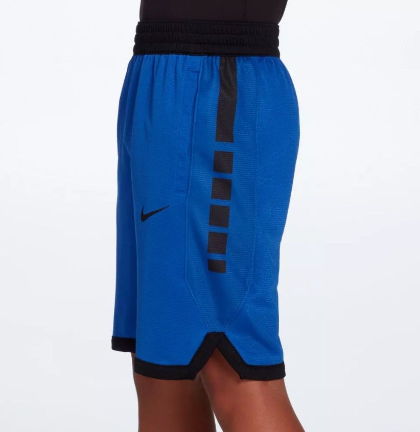 Nike elite short (Category: Shorts) located in Iloilo. Submitted by steven.thrift (Listing ID 1471151724, Image 1). Description: Nike elite short Adjustable waistline Length 20 Leg open 10.