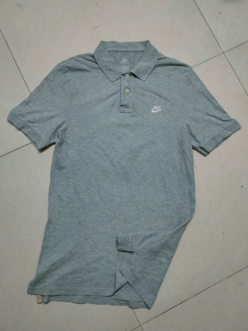 NIKE GRAY POLO SHIRT (Category: Tshirts & Polo Shirts ) located in Baguio. Submitted by jathriftx (Listing ID 1471200304, Image 1). Description: Medium Excellent condition No issue.