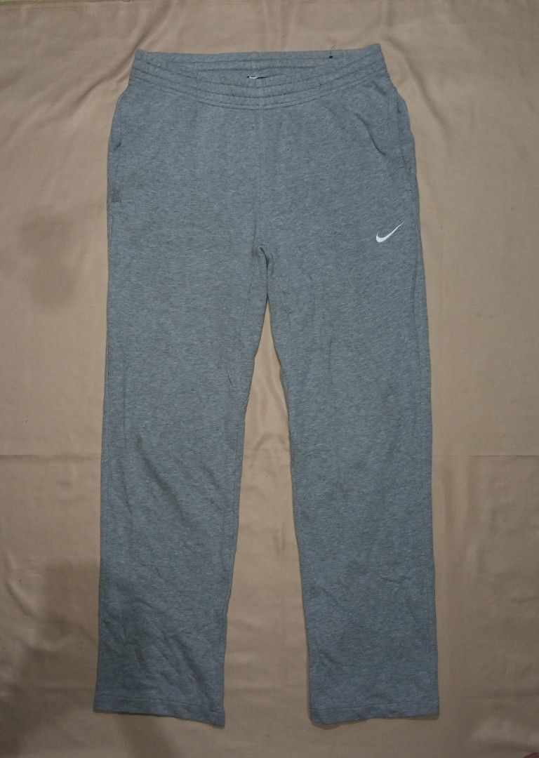 Nike Gray Sweatpants Size L (Category: Joggers) located in Santa Barbara. Submitted by crazydave (Listing ID 1471251715, Image 1). Description: Nike Sweatpants 100%Cotton Waist:32-40 Length:8.5 Hem:42.5 No issue 850+sf.