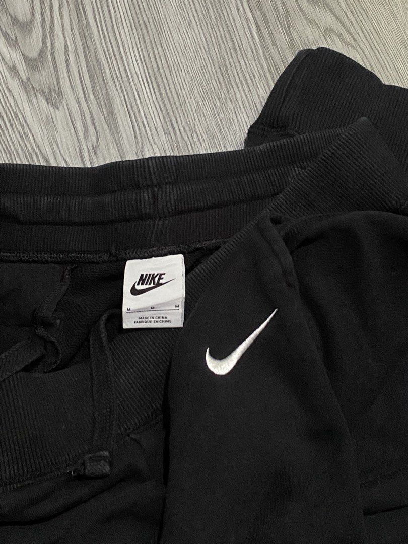 Nike Jogger (Category: Joggers) located in Los Banos. Submitted by ashleyavinson03. (Listing ID 1471255751, Image 3). Description: Medium on tag No issues/ Good as new Makapal.