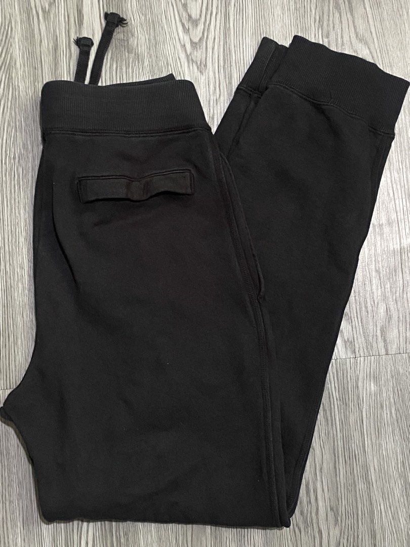 Nike Jogger (Category: Joggers) located in Los Banos. Submitted by ashleyavinson03. (Listing ID 1471255751, Image 2). Description: Medium on tag No issues/ Good as new Makapal.