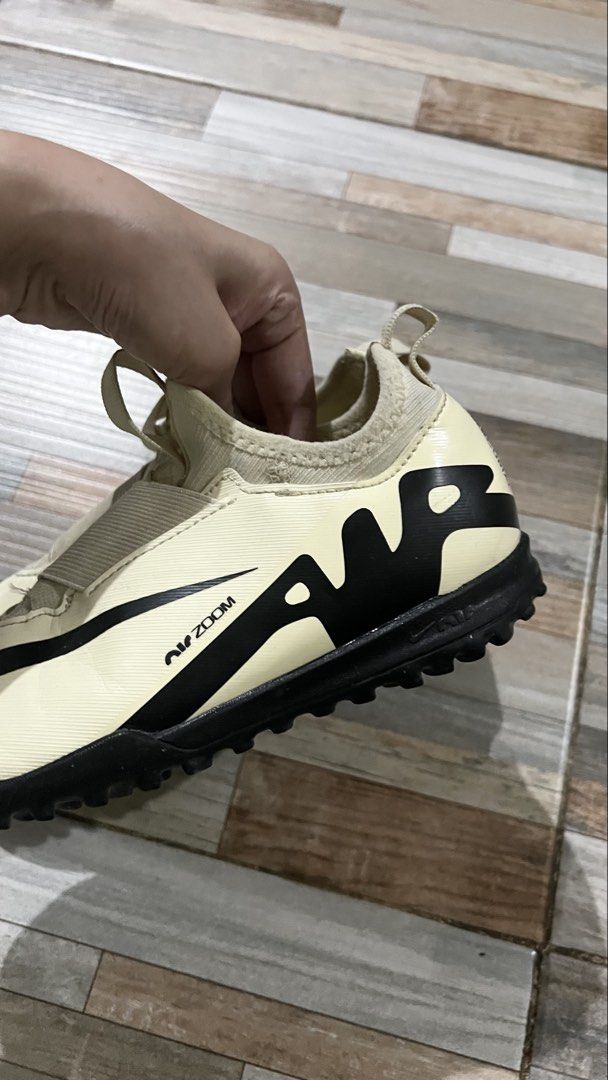 Nike Kids Air Zoom (Category: Babies & Kids Fashion) located in Zamboanga. Submitted by therealanne (Listing ID 1471181739, Image 2). Description: Nike Kids Air Zoom Mercurial Vapor (Soccer Shoes) Eur 32 .