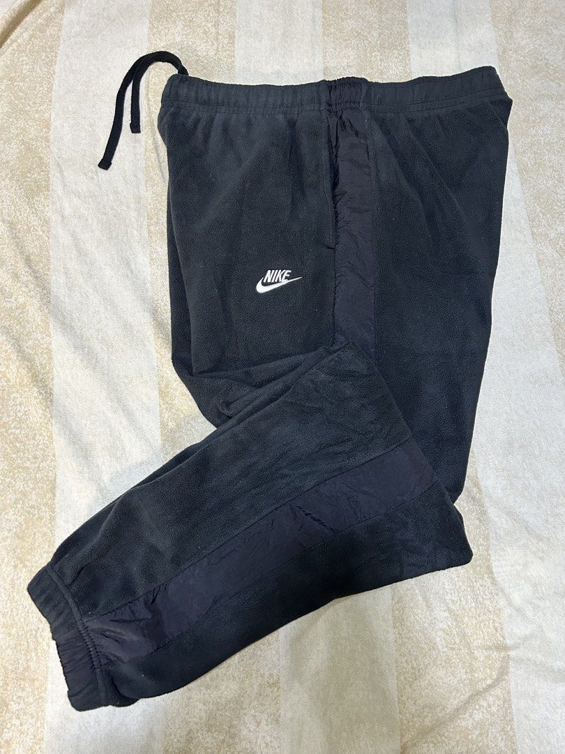 NIKE NSW FLEECE SWEATPANTS (Category: Activewear) located in Baguio. Submitted by ontheracks074 (Listing ID 1471169990, Image 2). Description: Nike NSW Fleece Sweatpants Excellent Condition No Issue Waist: 32-36 Lenght: 38” .