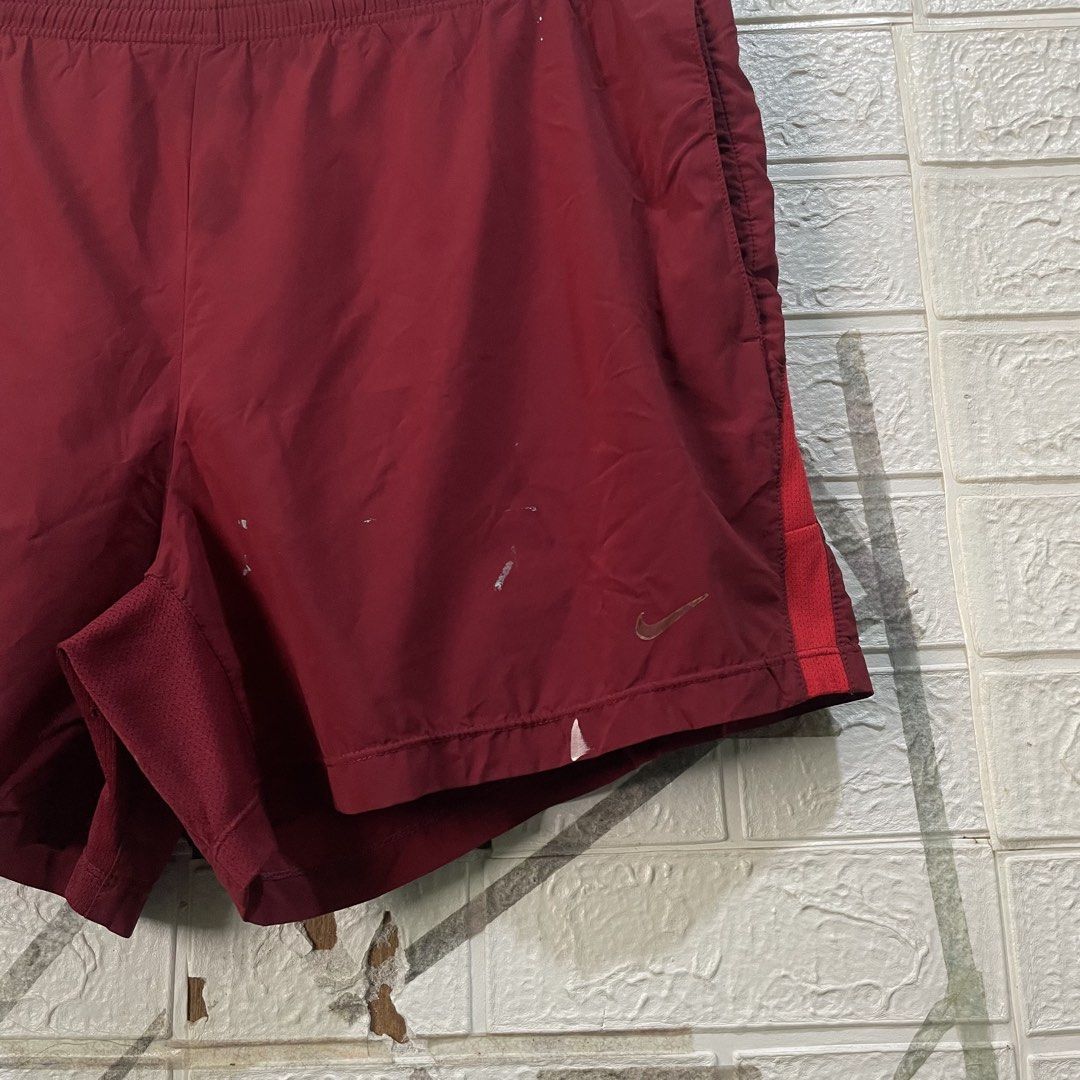 Nike Running Short (Category: Shorts) located in Taguig. Submitted by thriftstar2 (Listing ID 1471277052, Image 2). Description: W 18.5 L 15 Color rate 9/10 Size Large on tag Issue : natalsikan ng pintura and wala na yung reflector nike niya.