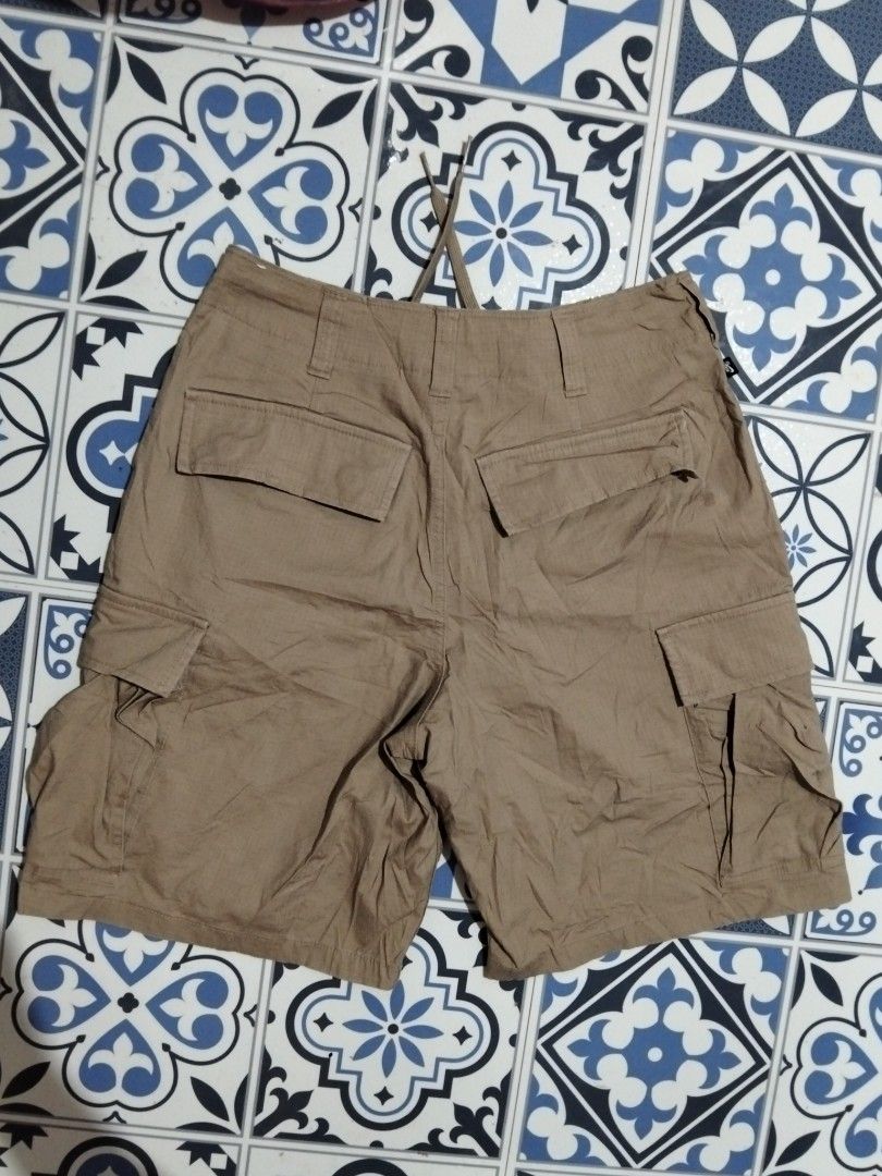 nike sbBrown Cargo Shorts with Multiple Pockets (Category: Shorts) located in Manila. Submitted by brarynpag30556 (Listing ID 1471195620, Image 2). Description: Nike sb- Color: Brown - Fit: Adjustable drawstring waistband with button closure - Storage: Multiple deep pockets on sides and back - Material: Sturdy, durable fabric construction - Ideal for: Casual outdoor wear and daily errands.