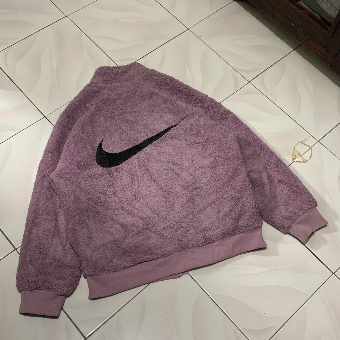 Nike Sherpa Fleece (Category: Coats, Jackets and Outerwear) located in Bacolod City. Submitted by dasmarinascarlo (Listing ID 1471192521, Image 3). Description: Nike Sherpa Fleece • Color: Purple • Dimesions :Width 22.5 :Length 26 • Condition: Good Condition •Color rate: 9.5/10 📩 Message me for inquiries! 📦 Available for shipping. Please check the photos and measurements before purchasing..