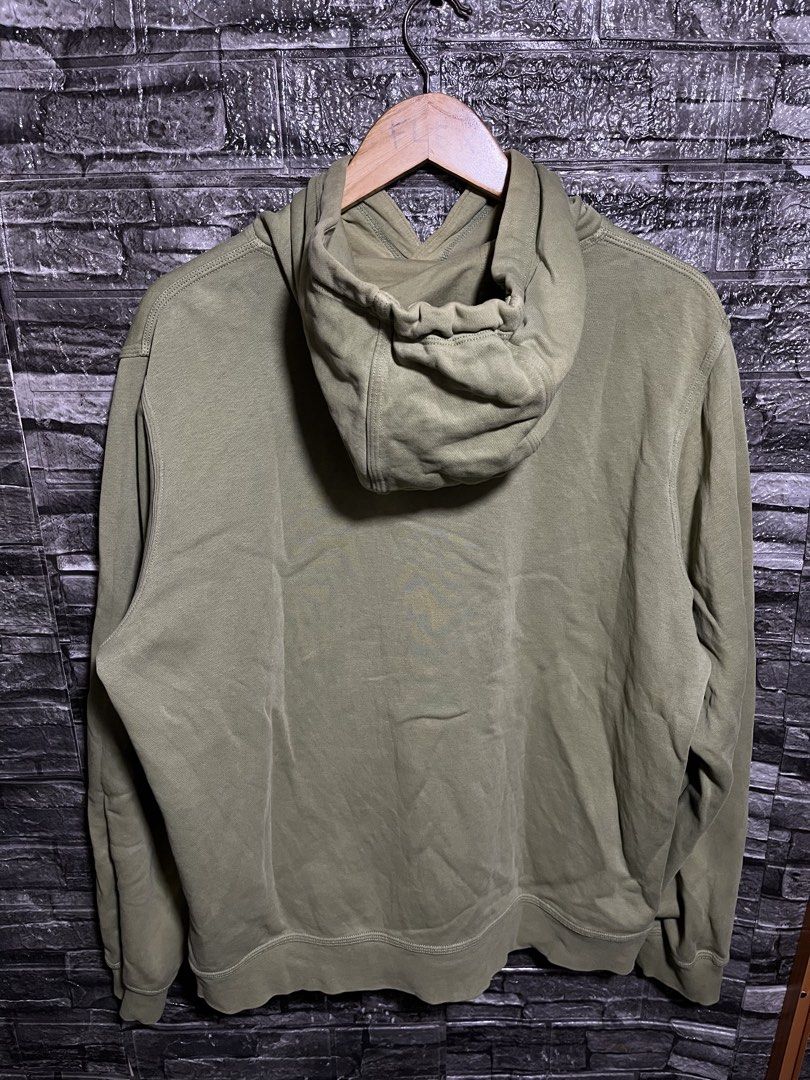 Nike Solo Swoosh Pullover Hoodie Jacket (Category: Coats, Jackets and Outerwear) located in Manila. Submitted by flex_curation (Listing ID 1471141084, Image 3). Description: 26x26 IN VERY GOOD CONDITION BACOOR CAVITE LOC.