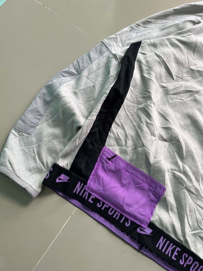 NIKE THERMA NSP SWEATSHIRT (Category: Coats, Jackets and Outerwear) located in Manila. Submitted by cmthrift.803 (Listing ID 1471278423, Image 2). Description: SIZE LARGE ON TAG NO FLAWS EXCELLENT CONDITION CR 9.8.