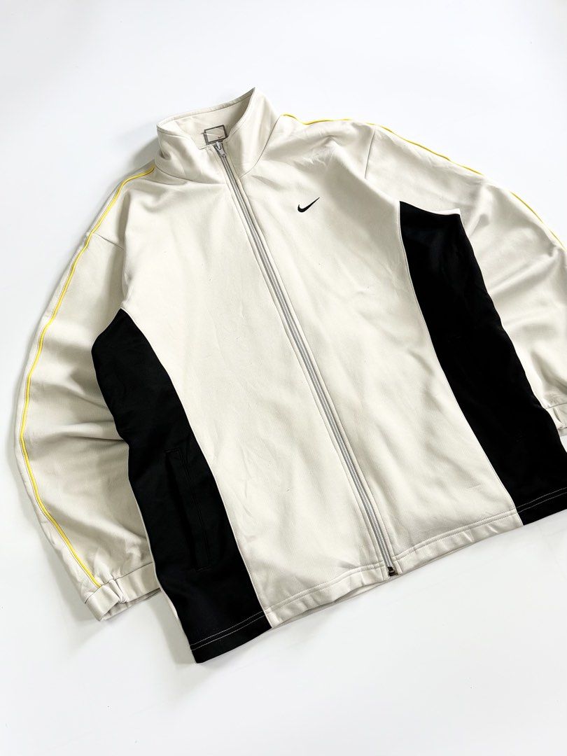 nike track jacket full zip (Category: Activewear) located in Manila. Submitted by styleandfly191238 (Listing ID 1471159737, Image 2). Description: length-28 width-23 issue none conditions like new color rate 10/10 flawless better in personal fav piece unli vc and vouch for your assurance chck free!.