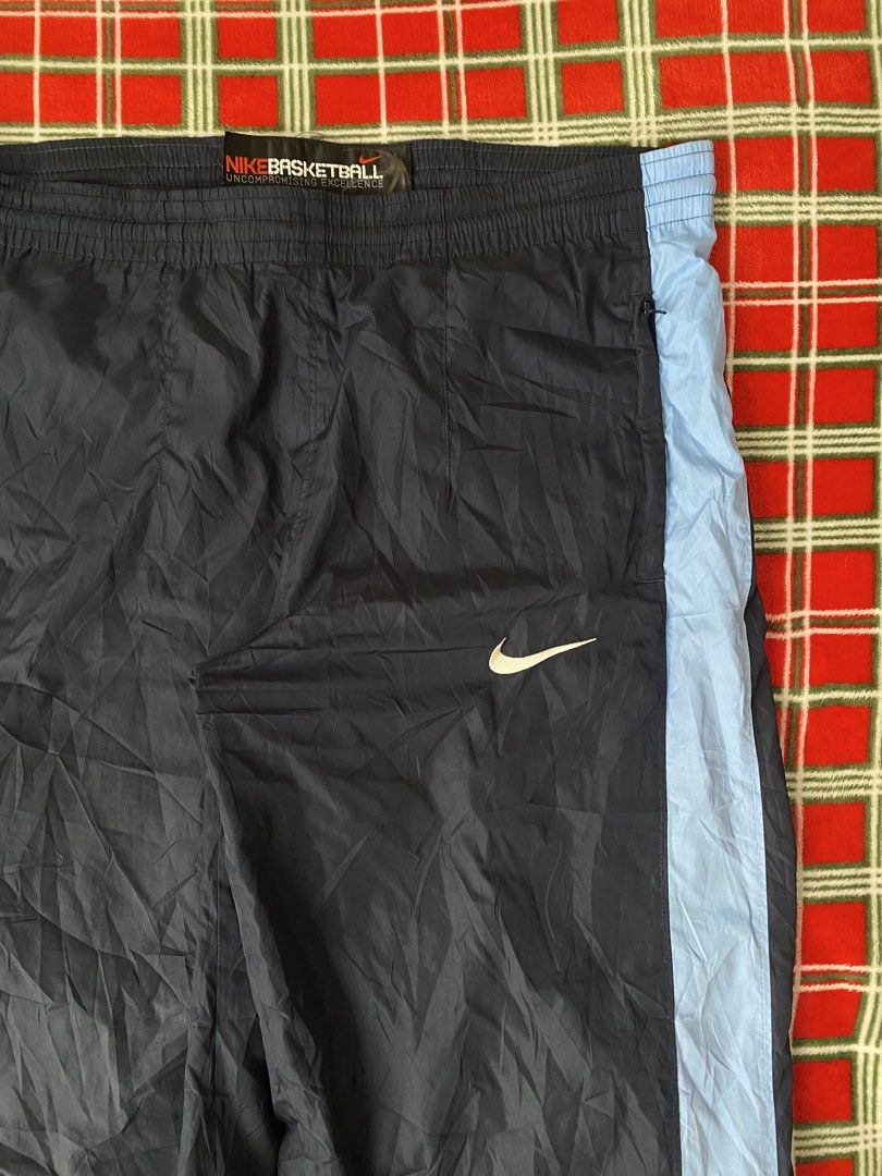 Nike Woven Pants (Category: Jeans) located in Cebu City. Submitted by 88thrifts (Listing ID 1470878685, Image 2). Description: XL minimal issues.