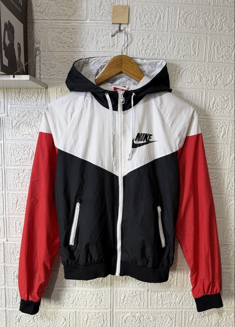 NIKE TRI-TONE WINDRUNNER HOODED WINDBREAKER JACKET (Category: Coats, Jackets and Outerwear) located in Baguio. Submitted by kds_stuffs (Listing ID 1471156251, Image 2). Description: Mine: 500 📍N1K3 tri-tone windrunner hooded windbreaker jacket 😍 Size: Medium women's Dimension: 22.5L x 19W Color rate: 9/10 Issue: pen mark, bale dirt, washable Excellent condition Need wash Gandara neto 💗.
