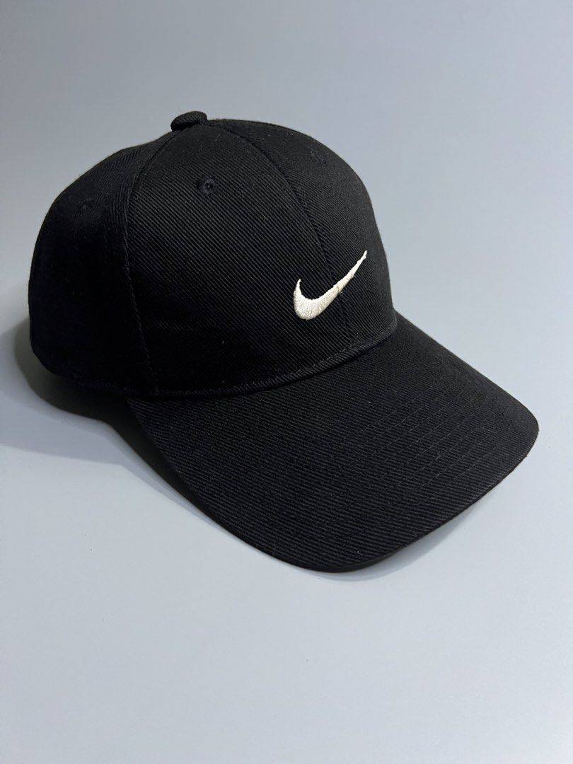 NIKE VINTAGE CAP 90s (Category: Caps & Hats) located in Bacolod City. Submitted by bcdapparelshop (Listing ID 1471138265, Image 2). Description: 💸FOR SALE‼️📣 ✅NIKE VINTAGE CAP 90s CONDITION:♻️EXCELLENT COLOR RATE:🔴9.5/ 10 ISSUES:⚠️NONE DM ME 📩📩📩 📍PONTEVEDRA, NEGROS OCCIDENTAL.