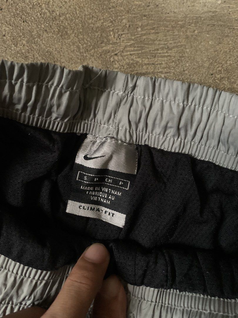Nike vintage track pants (Category: Swim Trunks & Board Shorts) located in Manila. Submitted by makaluma022 (Listing ID 1471158993, Image 2). Description: Excellent condition Size small to medium.