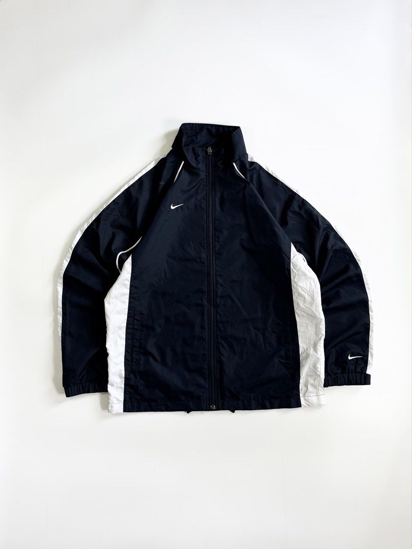 nike windbreaker two tone jacket (Category: Activewear) located in Manila. Submitted by styleandfly191238 (Listing ID 1471159337, Image 1). Description: length-28 width-23.5 issue none conditions like new color rate 10/10 flawless better in personal fav piece unli vc and vouch for your assurance chck free!.