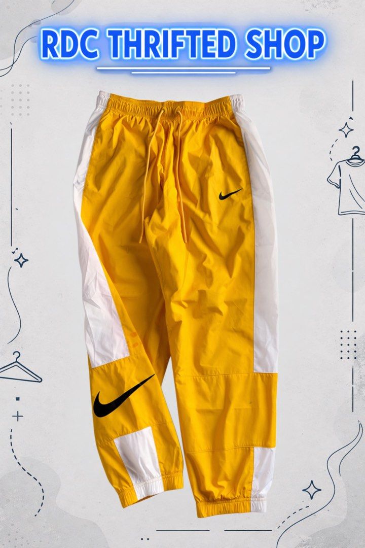 Nike Woven Track Pants (Category: Joggers) located in Las Pinas. Submitted by rdcthriftedshop (Listing ID 1471295377, Image 1). Description: FREE SHIPPING FEE 📦 Nike Woven Track Pants (UNISEX) Size Small on tag Waistline: 26 up to 32 Length: 35 Color rate: 10/10 Condition: Good As New Condition No Issue ❤️ 899 Pesos Only ❤️.