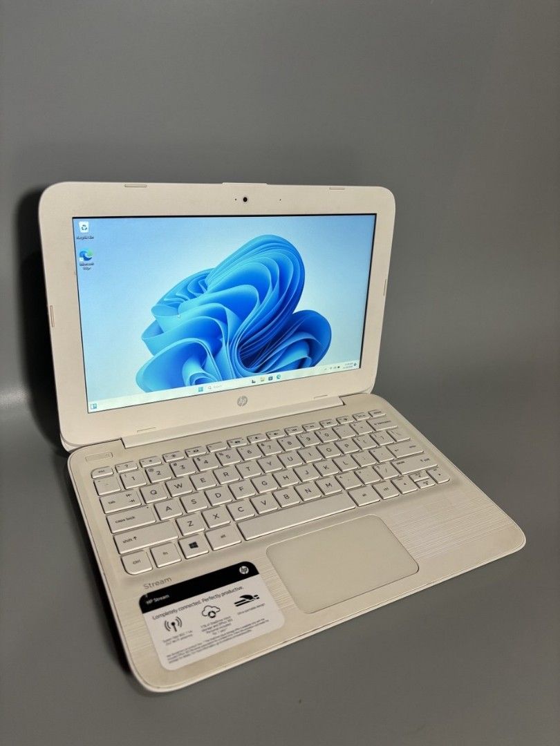 No Issue HP Windows 11 Pro Laptop (Category: Laptops & Notebooks) located in Quezon City. Submitted by bonkarlooo (Listing ID 1471158129, Image 1). Description: PAKIBASA PO MUNA BAGO MAGTANONG Selling for P2800 Only No Issue Bawal sa Maselan 2nd hand po ito Best for Students / Typing Documents HP 11.6 inch Laptop (HP Stream 11) Intel N3060 4Gb Ram 32Gb Storage Windows 11 Pro Activated Free Microsoft Office 2024 Activated (Word, Excel, Powerpoint,