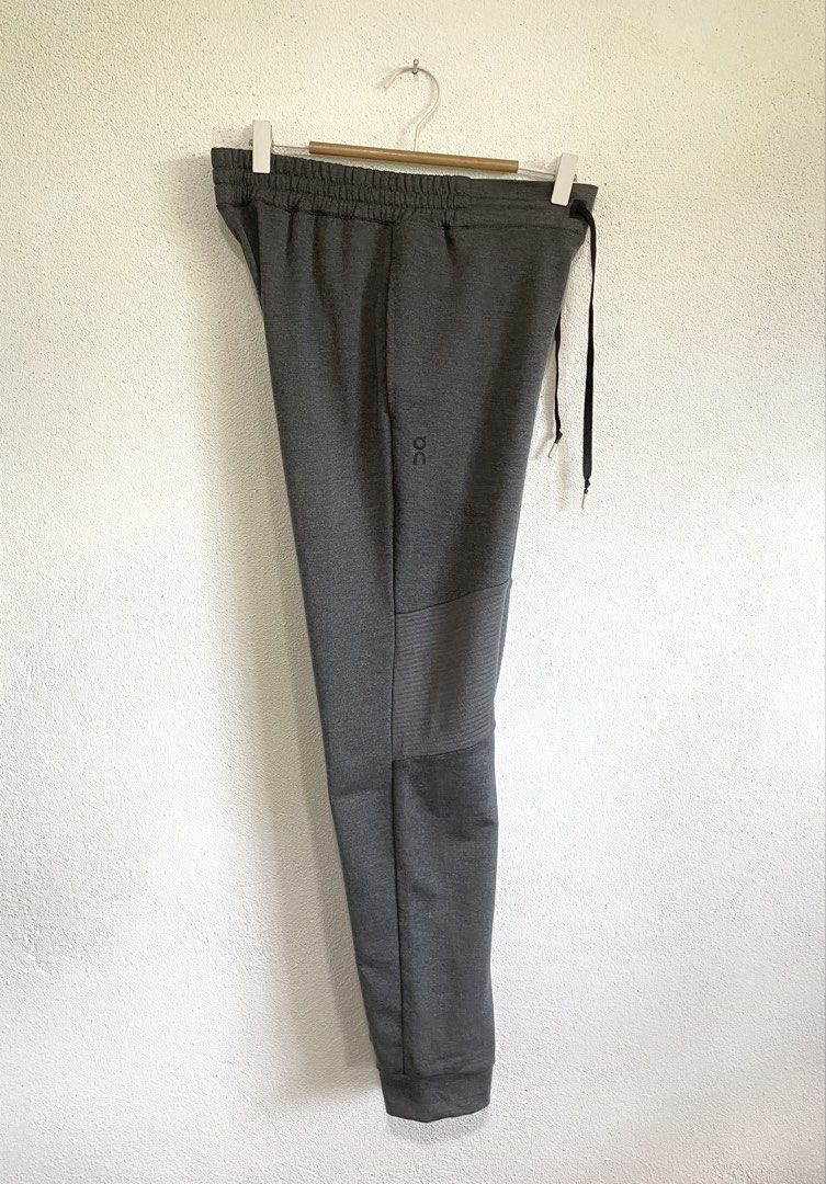 On Cloud Running Technical Sweat Pants / Joggers (Category: Joggers) located in Goa. Submitted by dandd_thrift_goods (Listing ID 1471162807, Image 2). Description: .
