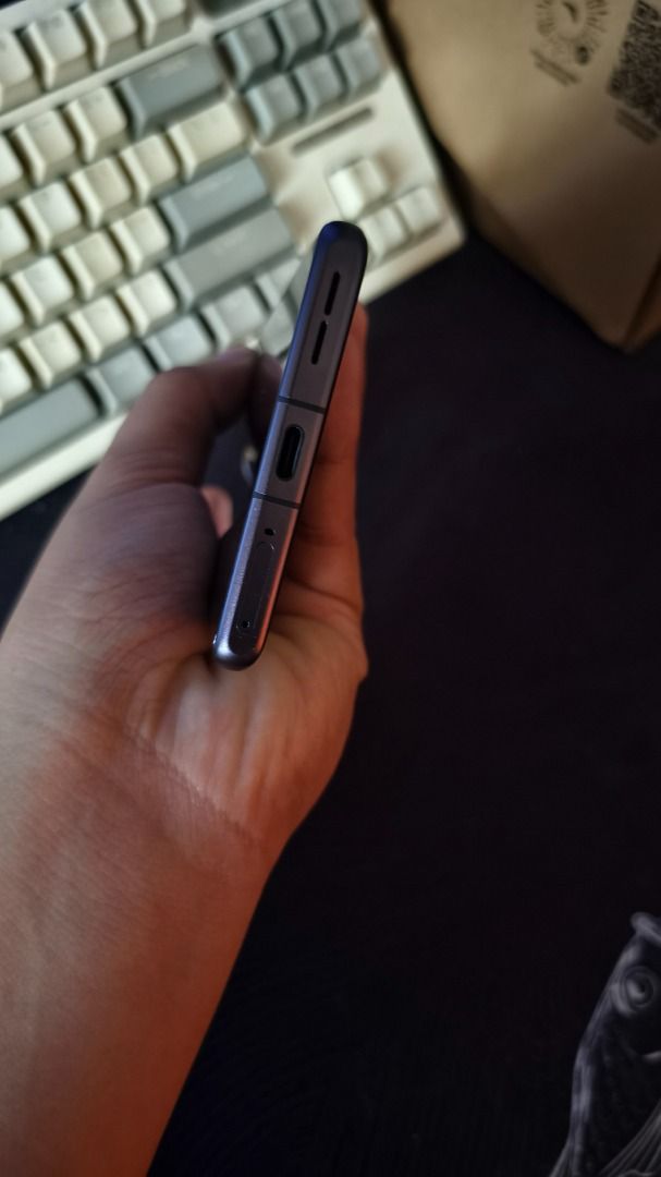 OnePlus ace 3 / 12r 16/512 (Category: OnePlus) located in Caloocan City. Submitted by dooo2003 (Listing ID 1471180504, Image 3). Description: - Brand/Model: OnePlus Ace 3 - Color: Dark Grey / Black - Processor: Snapdragon 8 Gen 2 Mobile Platform - Memory & Storage: 16GB RAM / 512GB Storage - Battery: 5500 mAh (TYP) - Camera: 50MP + 8MP + 2MP Rear / 16MP Front - Condition: Excellent, well-maintained with clean body and flawless display.