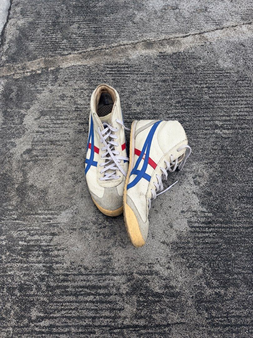Authentic Onitsuka Tiger High Top Sneakers (Category: Sneakers) located in Caloocan City. Submitted by __archived (Listing ID 1470468049, Image 2). Description: Size 43.5/9.5 -rare texture and design. -signs of usage, but overall excellent quality..