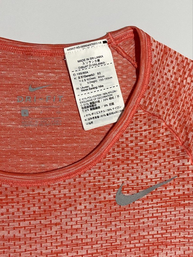Orange Nike Drifit Long-sleeve (Category: Activewear) located in Davao. Submitted by sb.thriftwear (Listing ID 1471147498, Image 3). Description: Size: Small Dimensions: W- 15” L- 24” Issue: None. Good as new Color may vary due to lighting. ⚠️All items are thrifted. Please manage your expectations..