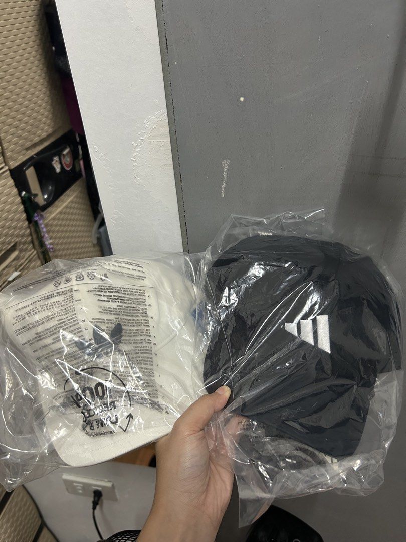 Original adidas cap (Category: Caps & Hats) located in Manila. Submitted by gieshack (Listing ID 1471227059, Image 1). Description: .