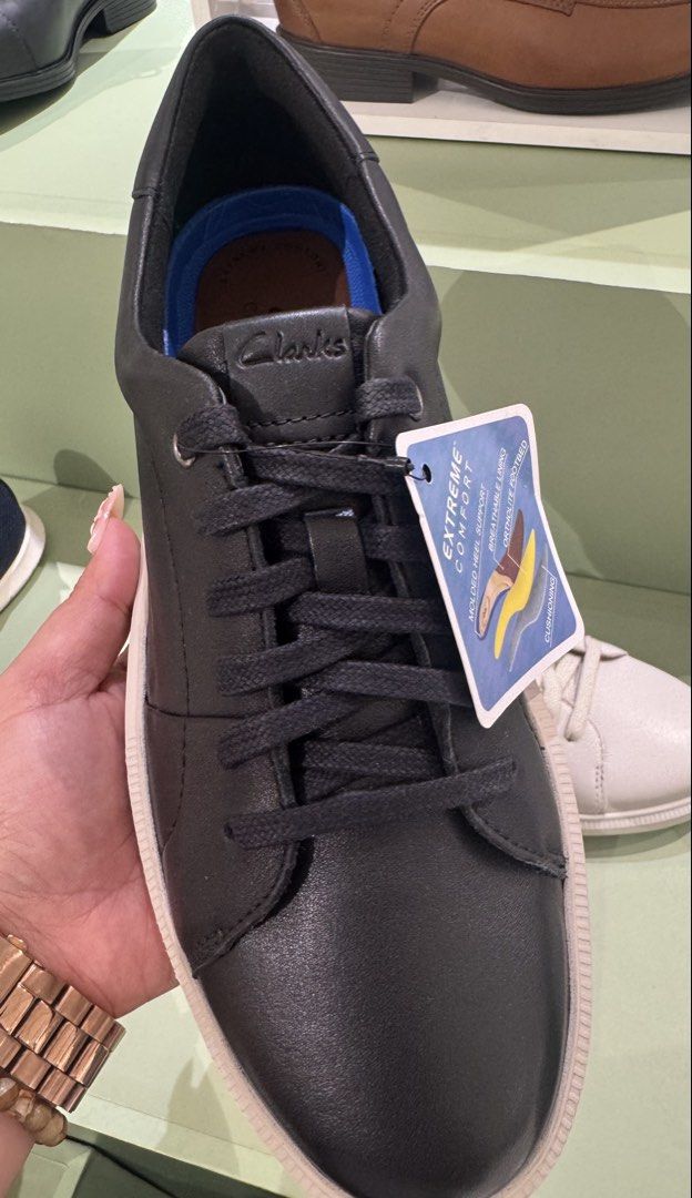 Original CLARKS shoes (Category: Casual Shoes) located in Manila. Submitted by prettystuff1008 (Listing ID 1471209330, Image 1). Description: New fresh from store Size 9.