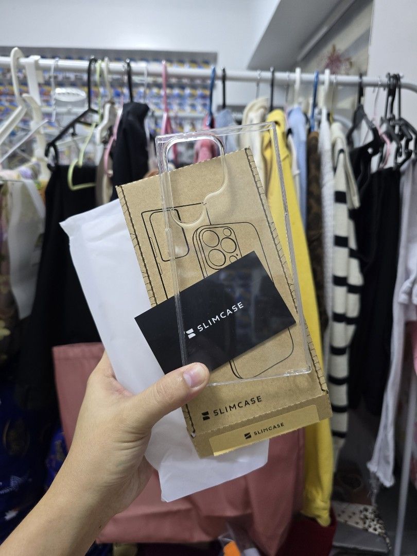 ORIGINAL SLIM CASE FOR S24 ULTRA (Category: Cases & Sleeves) located in Mandaluyong City. Submitted by _monamourph (Listing ID 1471227718, Image 1). Description: Please see the last photo for the flaw. Hence, selling low. If dika naman maselan hehe.