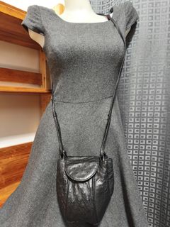 (Category: ) located in . Submitted by queenlyne_vintage_rare_finds (Listing ID 1471165387, Image 1). Description: .