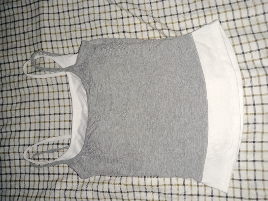Padded Crop Tops 5pcs (Bundle) (Category: Sleeveless) located in San Isidro. Submitted by remtgs (Listing ID 1471126265, Image 3). Description: -Last price posted -No when worn -All good condition -All padded -FREE SHIPPING via lbc.