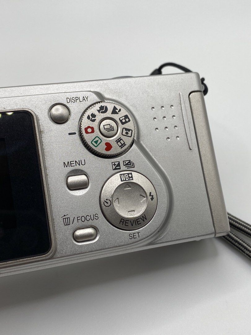 Panasonic Lumix DMC-FX1 (Category: Cameras) located in General Natividad. Submitted by lootsnijay (Listing ID 1471129140, Image 3). Description: Panasonic Lumix DMC-FX1 Inclusion/s: Battery & charger Cosmetic: 9/10 Issue/s: Can start but keeps getting the “system error” on screen (needs a repair in my opinion). No sample photos available 📍NUEVA ECIJA +shipping fee -Color may vary due to lighting. -Feel free to ask questions or photos..