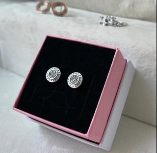(Category: ) located in . Submitted by love.jewels (Listing ID 1471211479, Image 1). Description: .