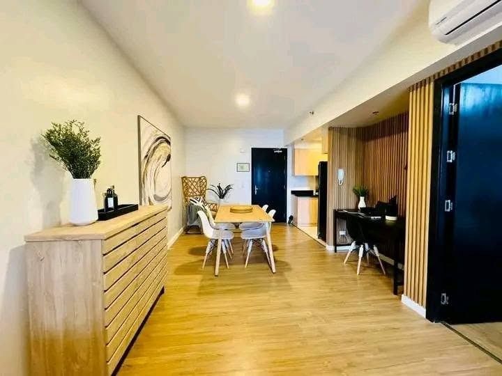 Park Triangle, BGC 1BR 85K (Category: Apartments & Condos) located in Caloocan City. Submitted by aysalpha01 (Listing ID 1471175110, Image 2). Description: 1BR WITH BALCONY 1 T&B FULLY FURNISHED 60SQM PET FRIENDLY PREFERABLY 1 YEAR ADVANCE, 2 MONTHS SECURITY DEPOSIT 85,000/MONTH.