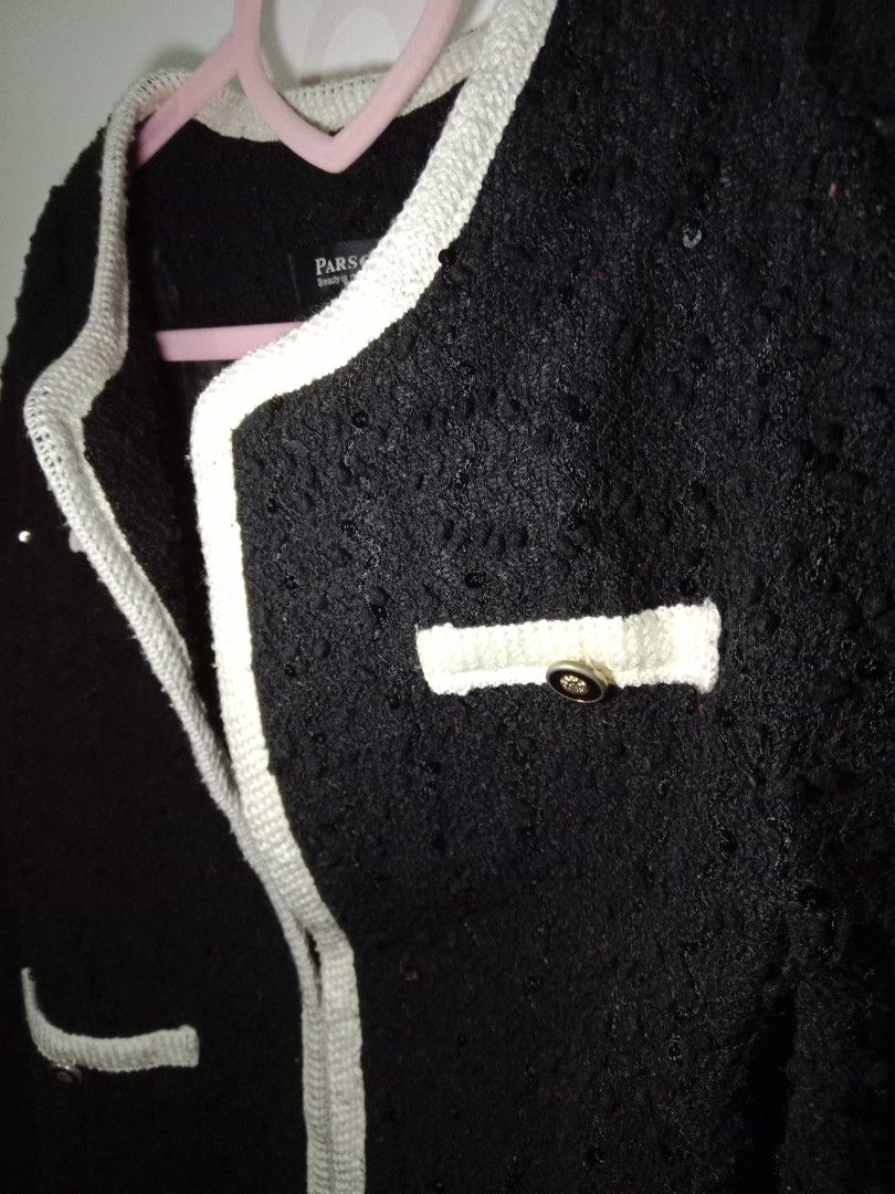 Parsons Black White Knit Cardigan Jacket (Category: Coats, Jackets and Outerwear) located in Solano. Submitted by bags_infinity (Listing ID 1471223632, Image 2). Description: 💐XS-S ✨slightly negotiable ✨yes, available if still listed.