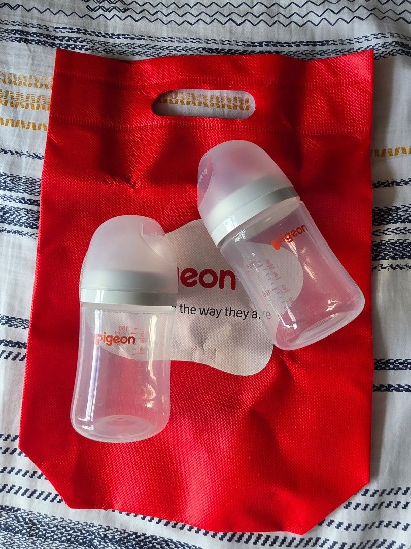 Pigeon Wideneck PP feeding bottles 2pcs (Category: Breastfeeding & Bottle Feeding) located in Pasig City. Submitted by prelovedby.zp (Listing ID 1471183633, Image 1). Description: Wideneck PP bottles 160 ml Slow flow Bought in November 2025 for my little one but he preferred Philips Avent bottles MOP: Gcash Location: Pasig.