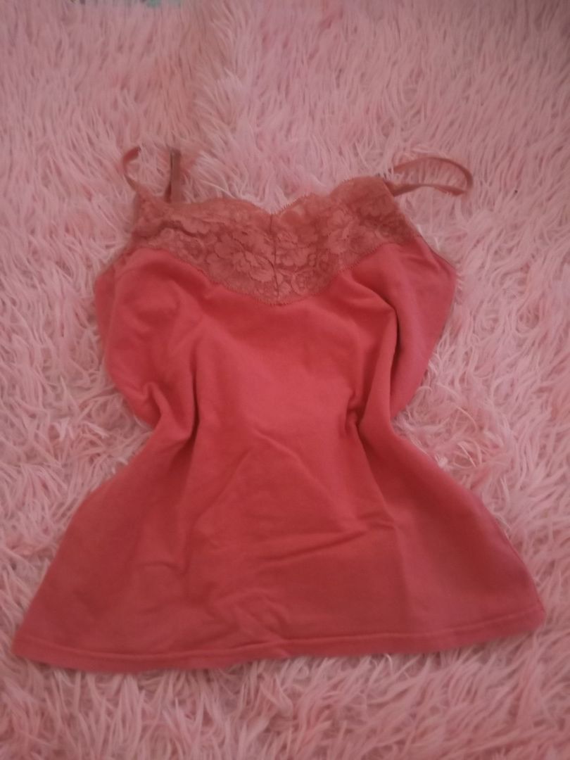 pink lace top (Category: Sleeveless) located in Quezon City. Submitted by irydovii (Listing ID 1471267739, Image 1). Description: .