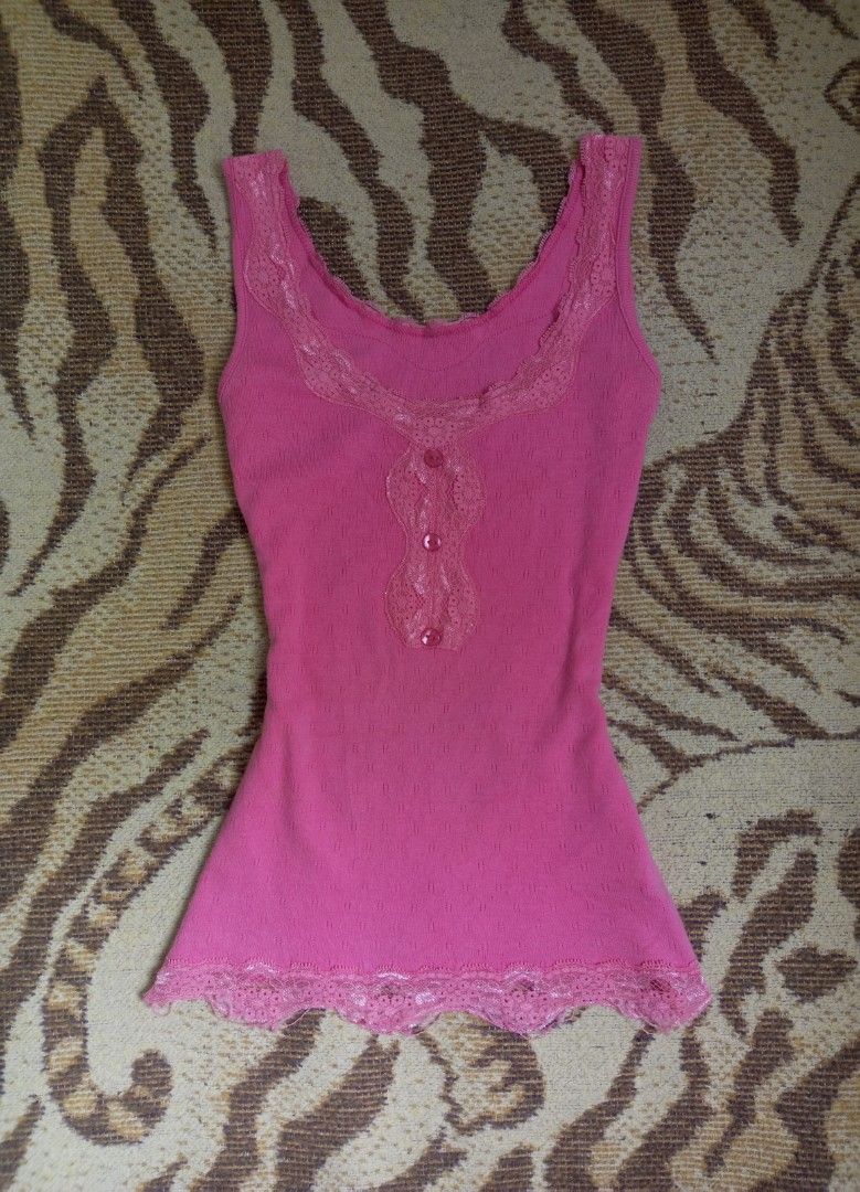 pink ribbed lace tank top (Category: Sleeveless) located in San Pedro. Submitted by vishavriksha (Listing ID 1471254749, Image 1). Description: ‎🩷 pink ribbed lace tank top ‎ ‎𝗺𝗶𝗻𝗲 : ₱129 ‎𝗴𝗿𝗮𝗯 : ₱179 ‎𝗹𝗼𝗰𝗸 : ₱229 (au) ‎ ‎༝ xs to small ‎༝ brand : etam weekend.