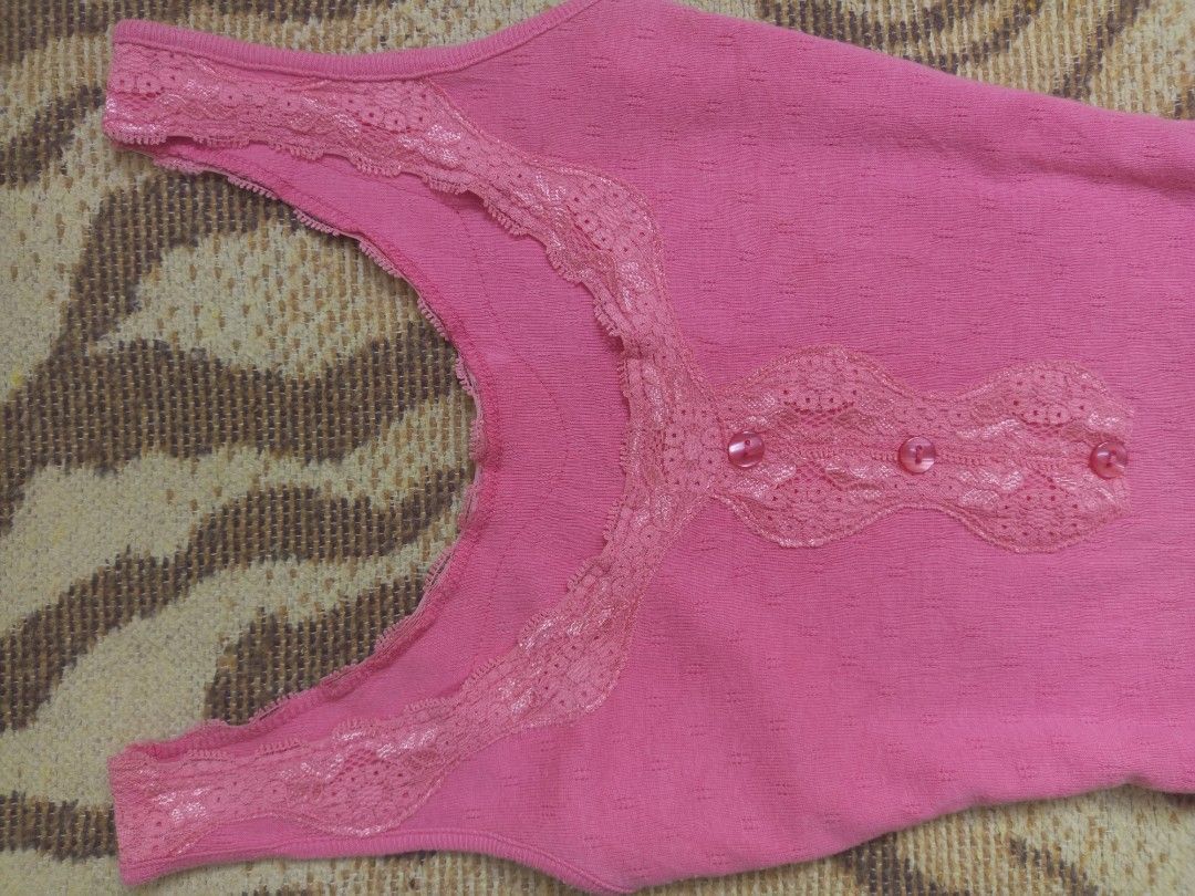 pink ribbed lace tank top (Category: Sleeveless) located in San Pedro. Submitted by vishavriksha (Listing ID 1471254749, Image 2). Description: ‎🩷 pink ribbed lace tank top ‎ ‎𝗺𝗶𝗻𝗲 : ₱129 ‎𝗴𝗿𝗮𝗯 : ₱179 ‎𝗹𝗼𝗰𝗸 : ₱229 (au) ‎ ‎༝ xs to small ‎༝ brand : etam weekend.