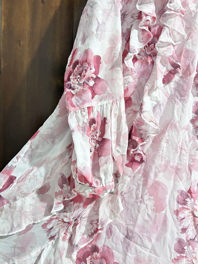 Pink Ruffle Floral Dress (Category: Dresses) located in Davao. Submitted by yzellr005 (Listing ID 1471157540, Image 3). Description: .