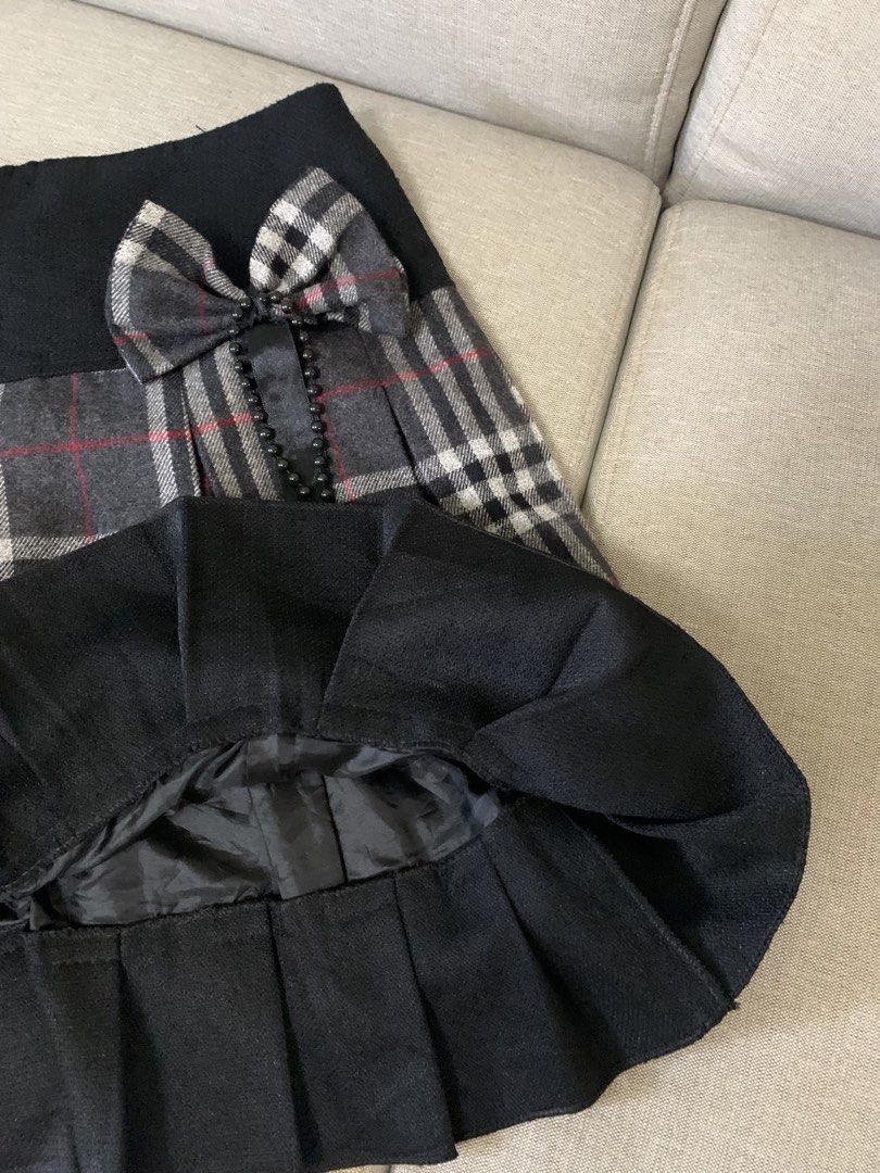 Plaid pleated skirt (Category: Skirts) located in Paranaque City. Submitted by shoplovedbya (Listing ID 1471215954, Image 2). Description: ♡ Waist: 29-30 ♡ Length: 18 - L on tag, has inner lining - nice wool and thick fabric .
