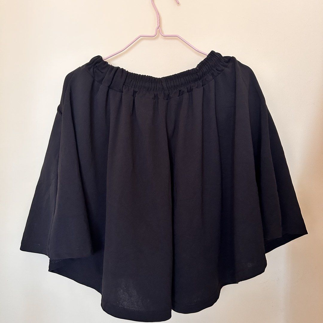 Plus Size Black Wide Leg Shorts (Category: Shorts) located in Batangas. Submitted by han.jpg (Listing ID 1471148690, Image 2). Description: - like new - fits up to 2Xl - stretchable - onhand, ready to ship - pay as you mine - MOP: gcash, maribank - MOD: J&T (54 sf within luzon) - location: batangas.