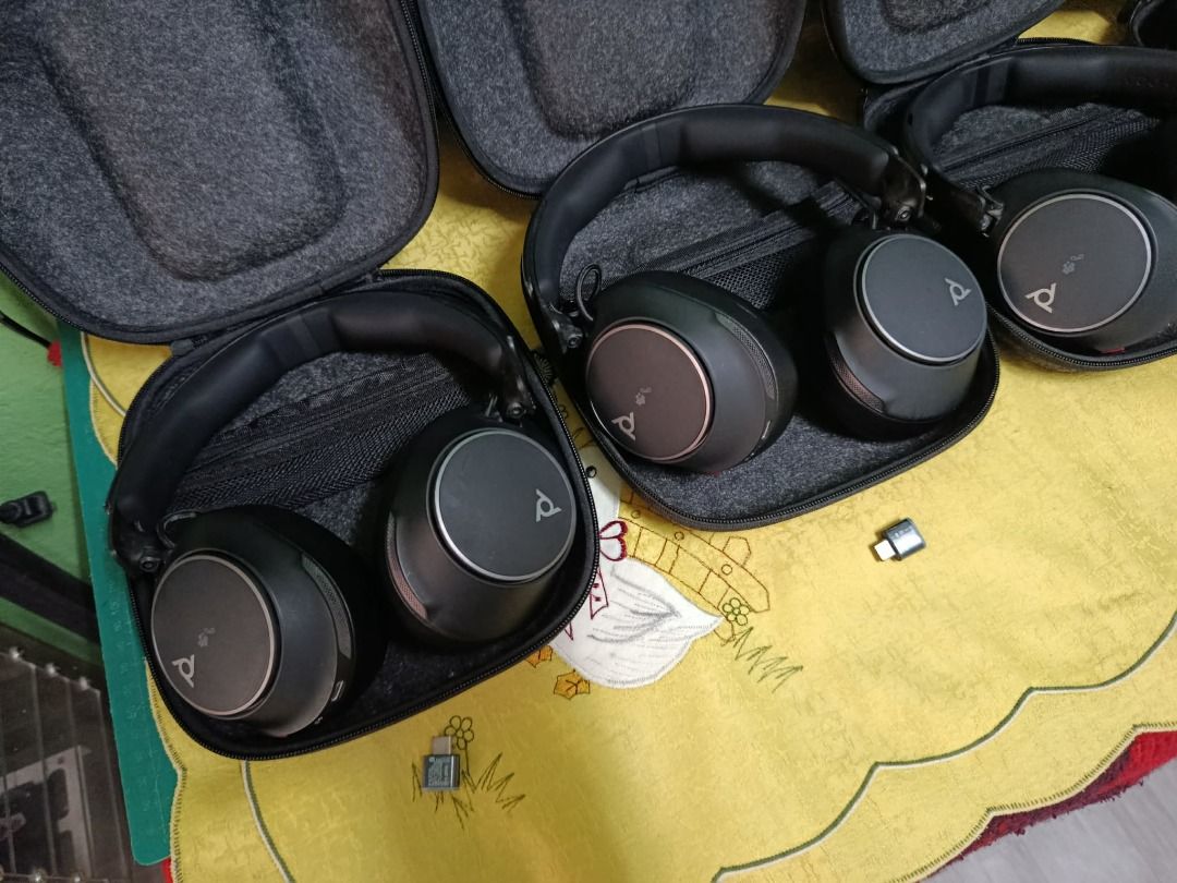 poly voyager surround 80 uc headset (Category: Headphones & Headsets) located in Quezon City. Submitted by carou85958 (Listing ID 1471187557, Image 2). Description: GOOD WORKING model .poly voyager surround 80 uc prize p1500 each nalng as is nalang mura na yan pick up para sure at matest mo 17 ibp road batasan hills qc.